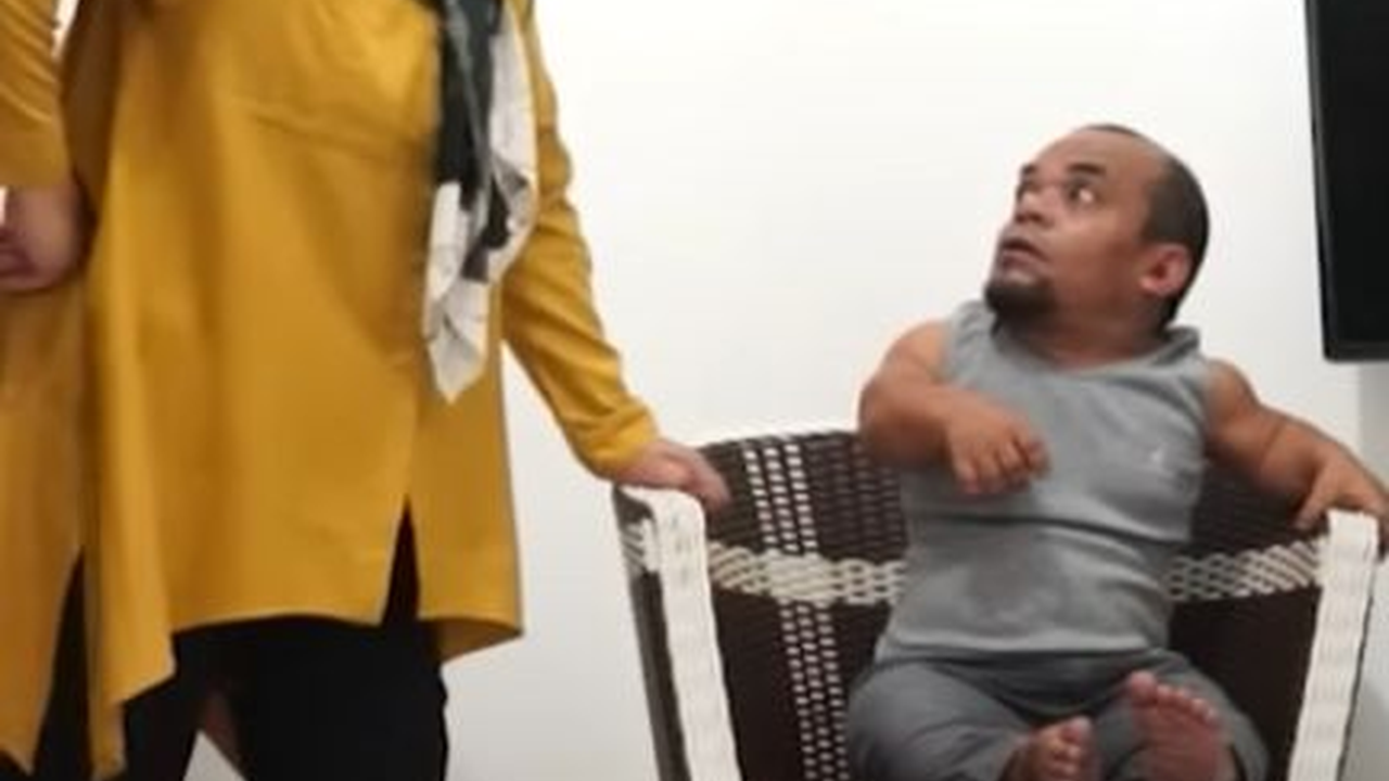 Di Prank, Ucok Baba Kepergok oleh Sang Istri Selingkuh dengan Wanita Cantik Penjual Parfum