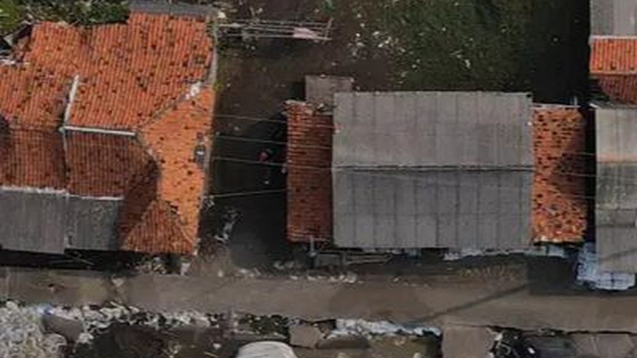 Kisah Desa di Pesisir Karawang Hampir Hilang Ditelan Abrasi, Warga Pilih Tetap Bertahan