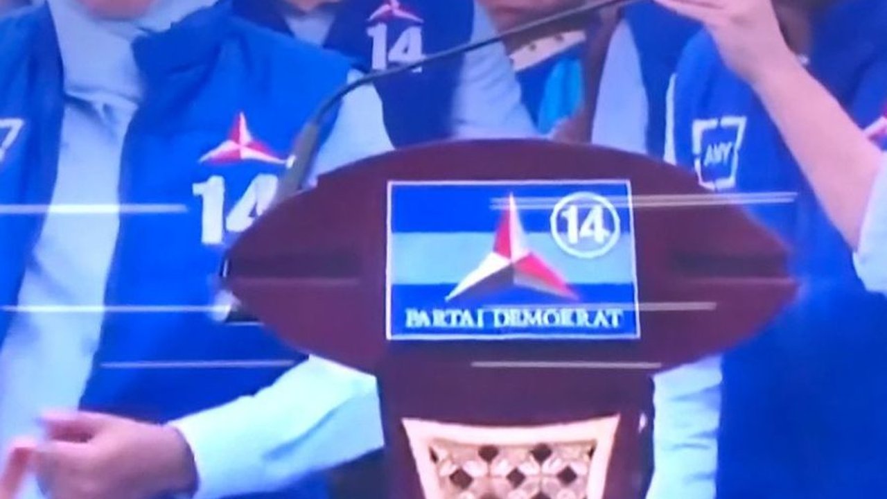 Duet Maut Khofifah dan Emil Dardak Kompak Jadi Juru Kampanye Prabowo di Malang, Pakai Pantun Gemoy