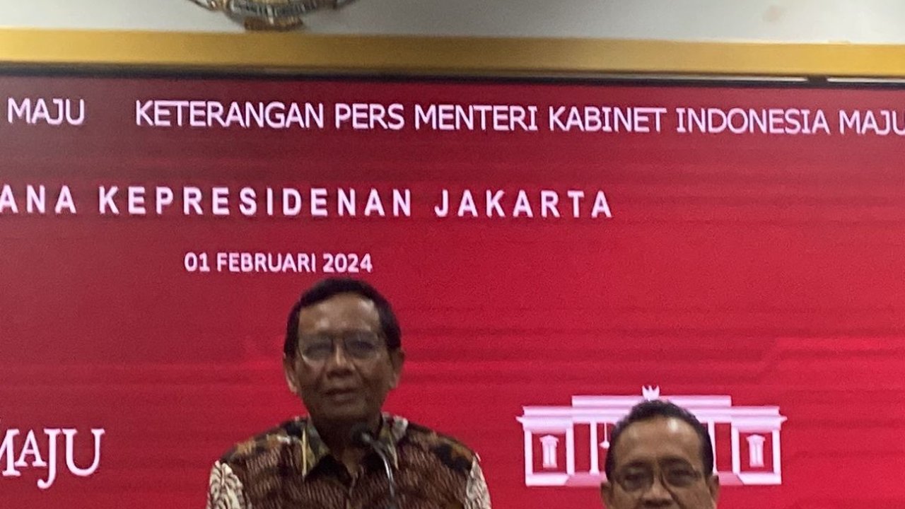 Bertemu Jokowi, Mahfud Resmi Mundur dari Menko Polhukam: Kita Saling Senyum