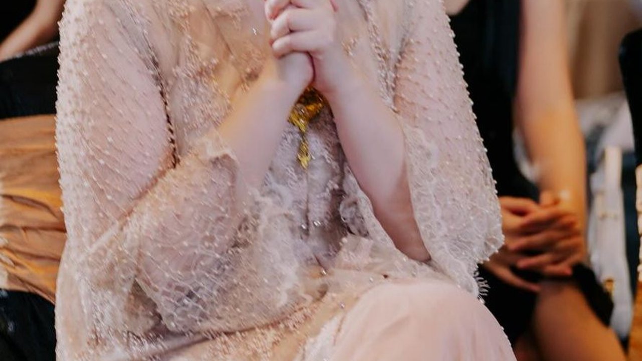 Potret Ultah Mona Ratuliu ke-42, ini Kejutan Istimewa dari Keluarga Tercinta