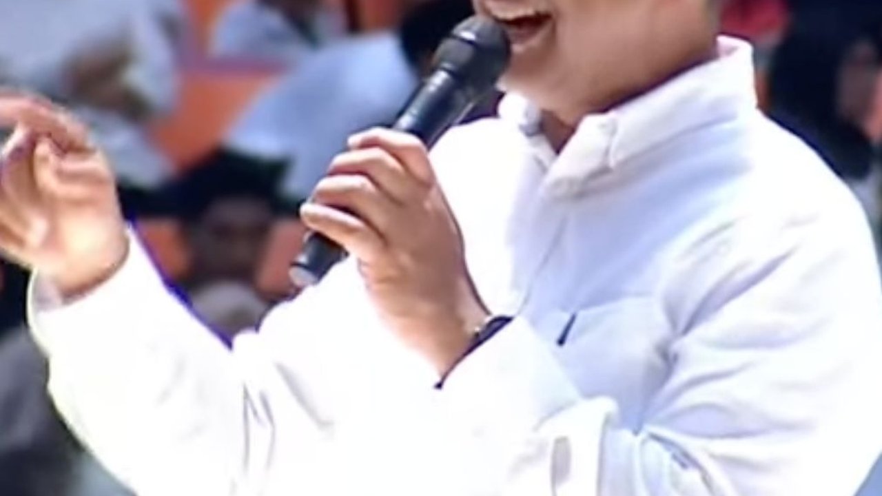 JK dan Istri Jalan 3,5 Kilometer Ikut Kampanye Akbar Anies-Muhaimin di JIS