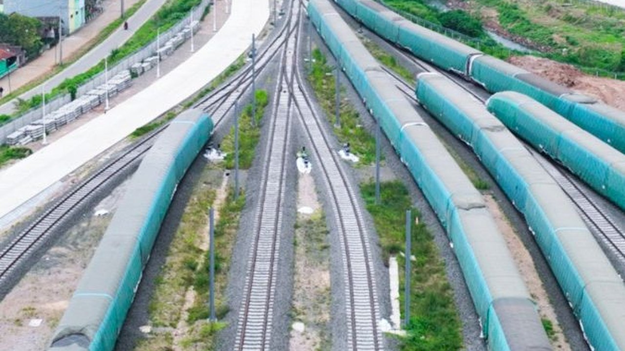 Proyek Kereta Semi Cepat Jakarta-Surabaya Dihapus dari PSN, KCIC Beri Tanggapan Begini