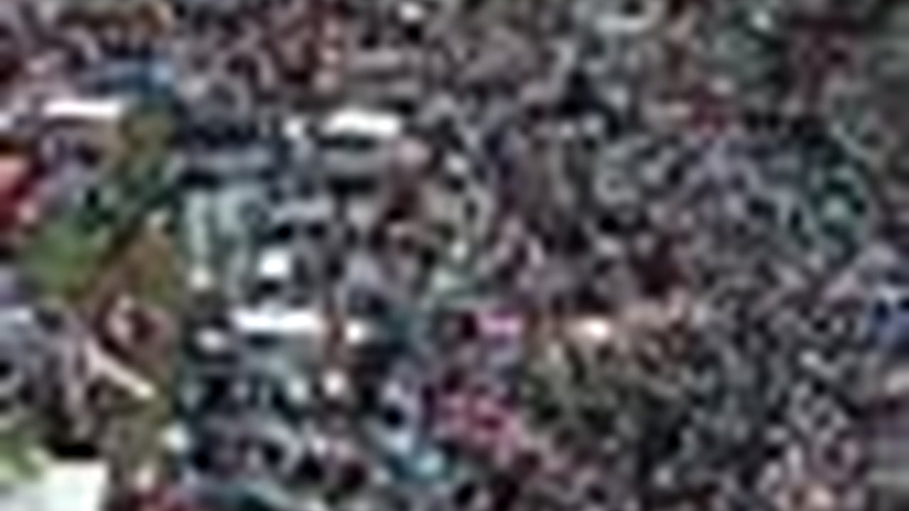 VIDEO: Tumpah Ruah Relawan Anies-Cak Imin Padati JIS saat Kampanye Akbar