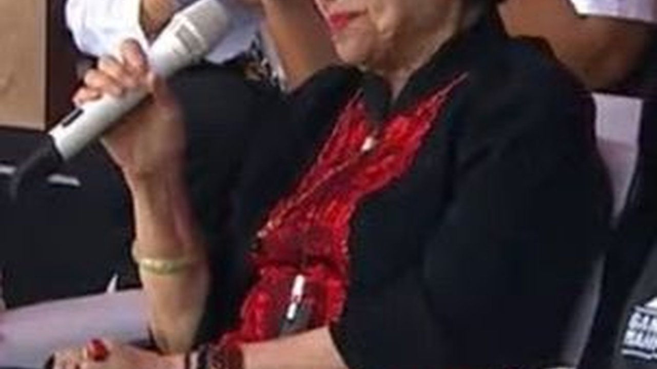 VIDEO: Pedangdut Nassar Ajak Megawati Nyanyi & Bergoyang di Kampanye Akbar Ganjar