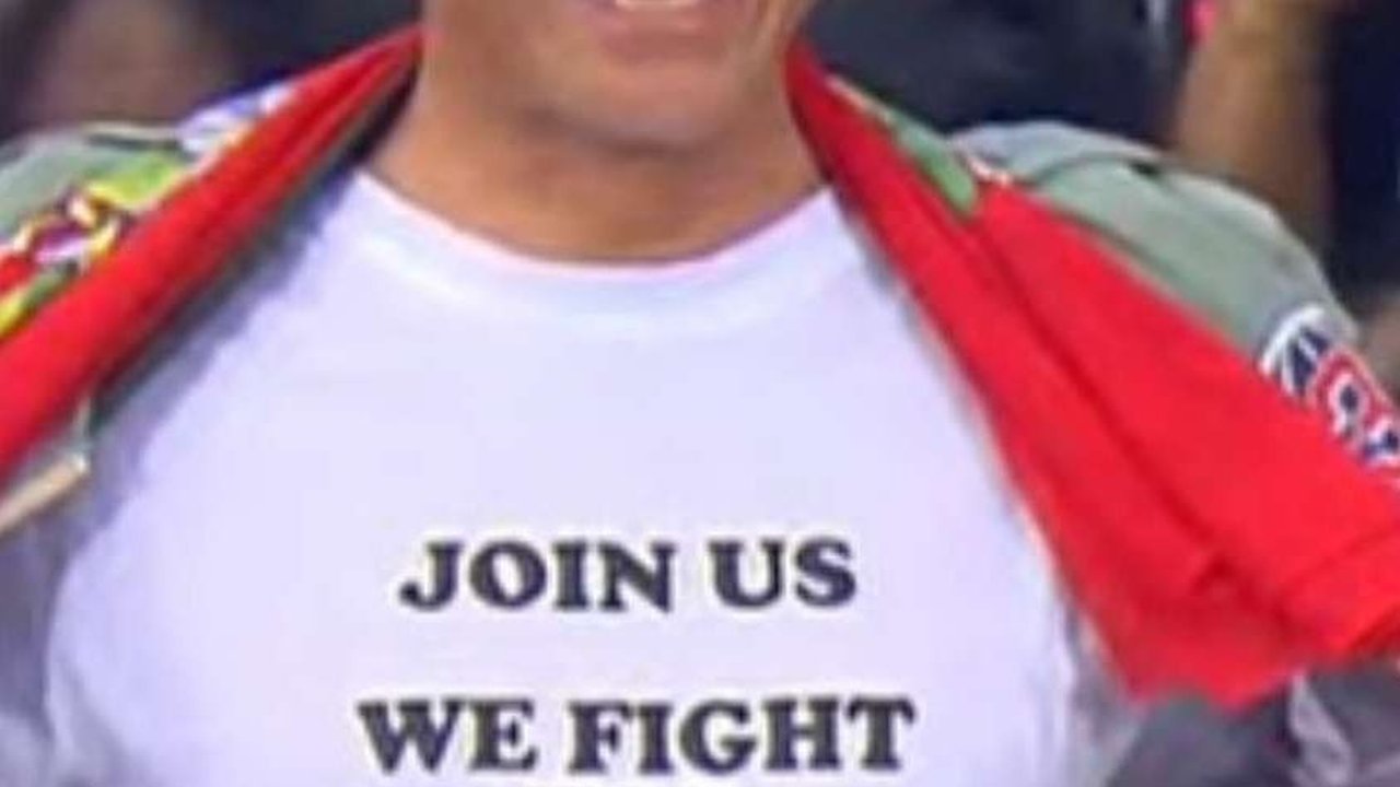 VIDEO: Ganjar Pakai Baju Dono Wakop DKI 'Join Us We Fight For a Clean Government'