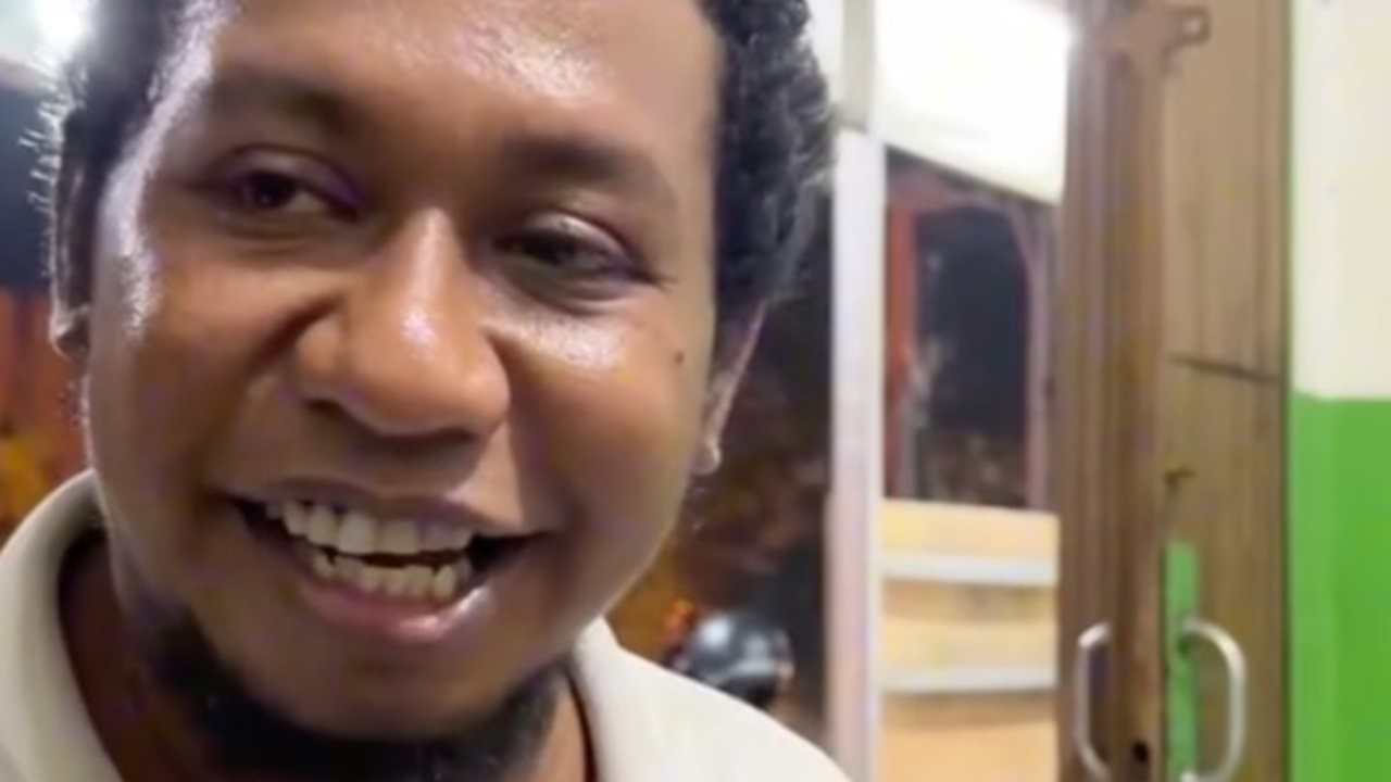 Kisah Basilica Pengamen Viral di Bekasi, Ternyata Dulunya Kerja Kantoran dan Tempuh Studi S2