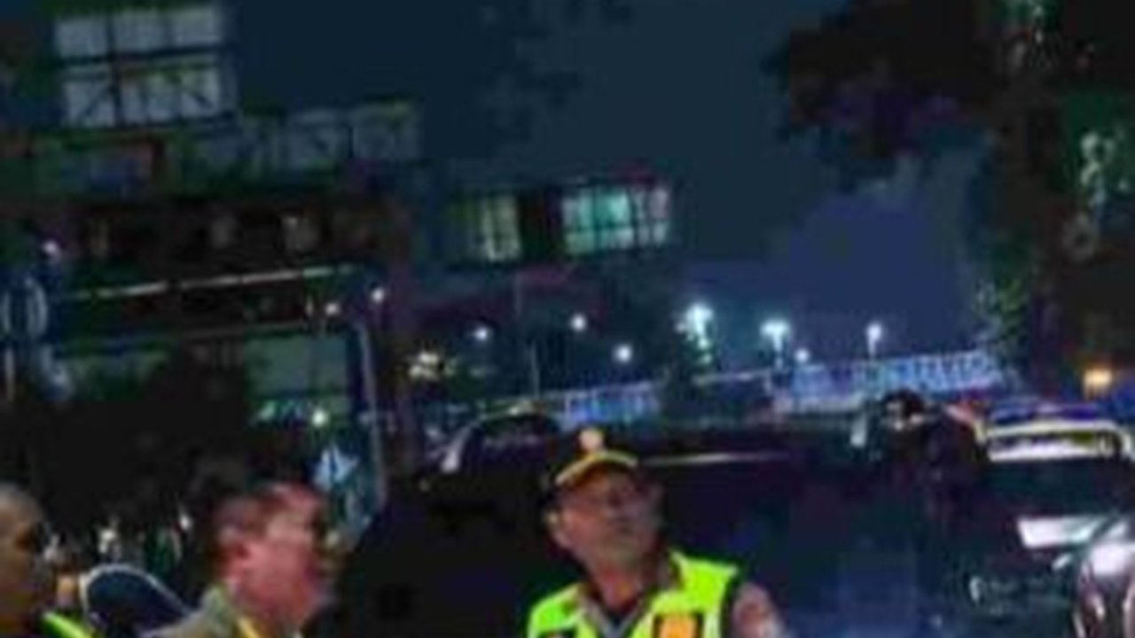 Ribuan Personel Satpol PP Dikerahkan Turunkan Alat Peraga Kampanye di Jakarta