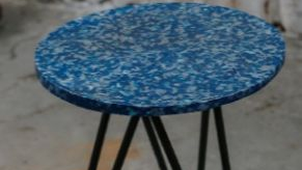 Inspiratif, Anak Muda di Kota Padang Ubah Sampah Plastik Jadi Perabotan yang Estetis