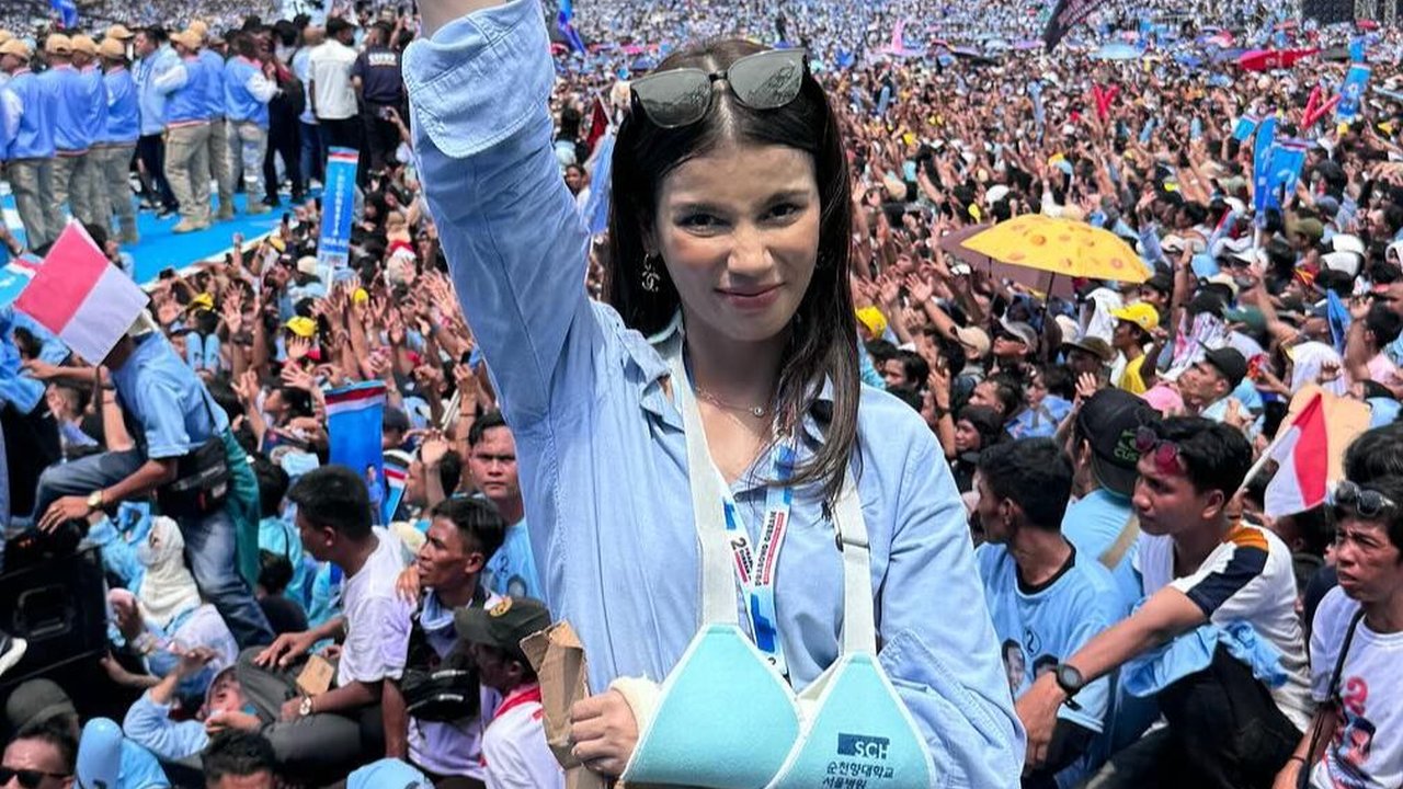 Cerita Sabrina Istri Deddy Corbuzier Tangannya di Gips, Mau Ditandatangani Prabowo