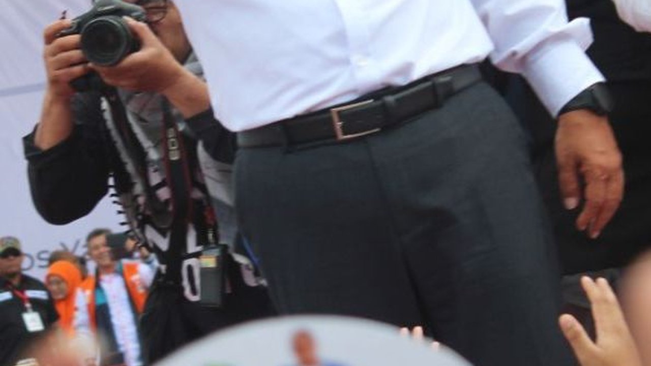 Masa Tenang Pemilu, Anies Baswedan Reuni Bareng Teman SMA di Kediamannnya