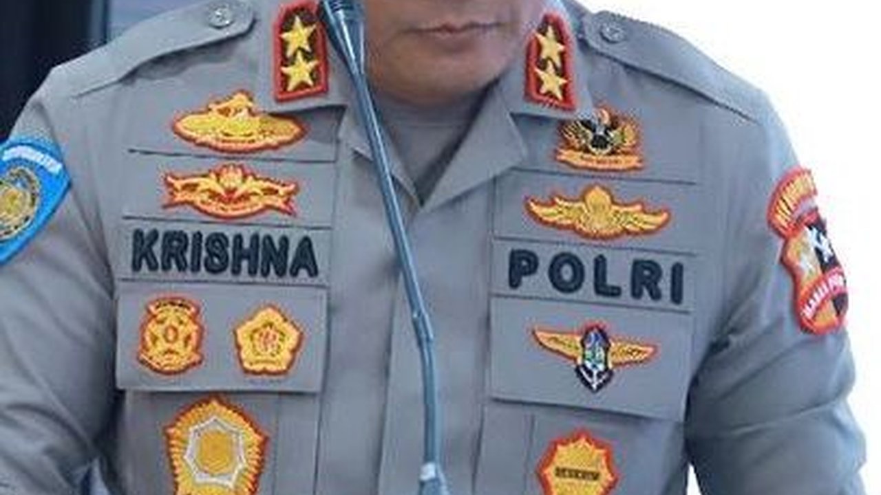 Foto Lawas Irjen Krishna Murti Tahun 1991, Bareng Dua Saudaranya yang Kini Jenderal TNI dan Dokter