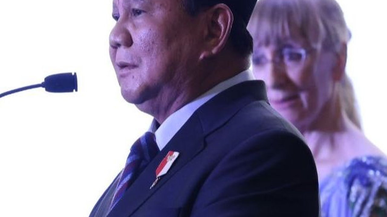 VIDEO: Prabowo Merasa 'Kampanye' Hadiri Wisuda Unhan: Terlalu Sering Tepuk Tangan