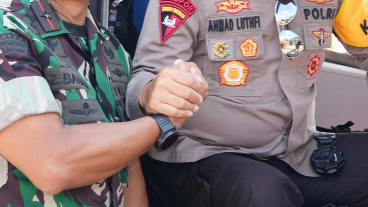 Dua Jenderal Kakak-Adik TNI dan Polri, Gagah Salam Komando Siap Kawal Pemilu 2024