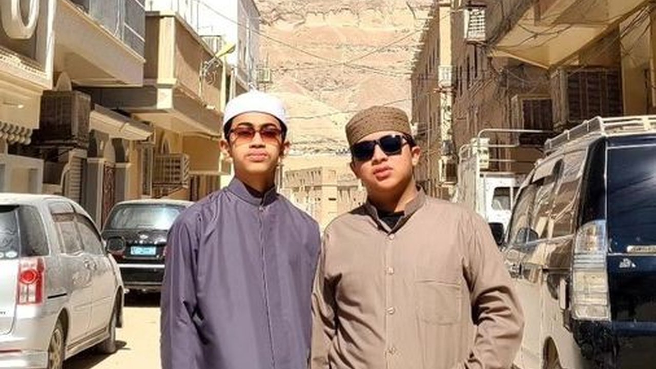 Mirip Almarhum Uje, 8 Foto Bilal Anak Bungsu Ummi Pipik Yang Lagi Mondok di Yaman