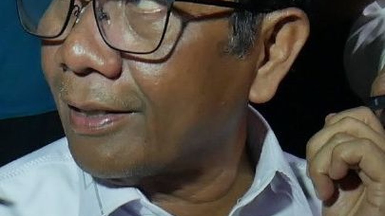 Mahfud Salat Subuh Berjamaah di Masjid Depan Rumah Sebelum Mencoblos