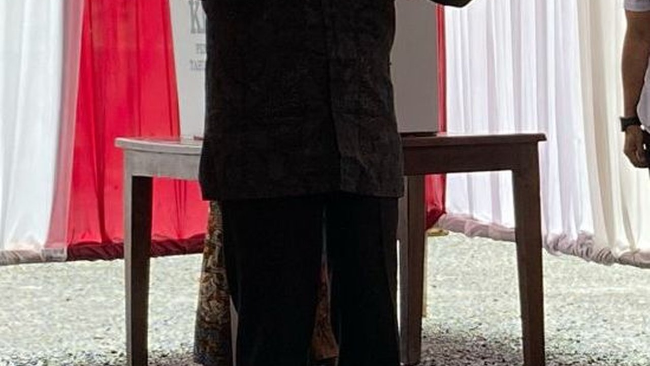 Wapres Ma'ruf Amin Mencoblos di TPS 33 Perumahan D'Arcadia Depok, Ini Pesannya untuk Seluruh Rakyat