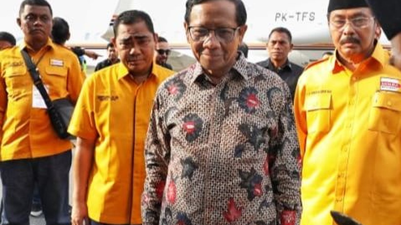 Usai Nyoblos, Mahfud MD Langsung Terbang ke Jakarta Bertemu Megawati Nobar Quick Count