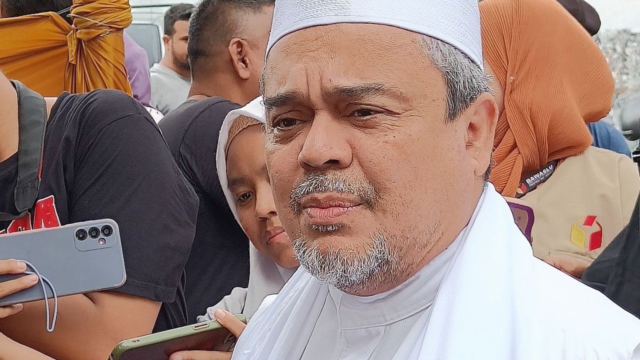 Potret Habib Rizieq Nyoblos di TPS Petamburan, Begini Respons Ditanya soal Anies-Cak Imin