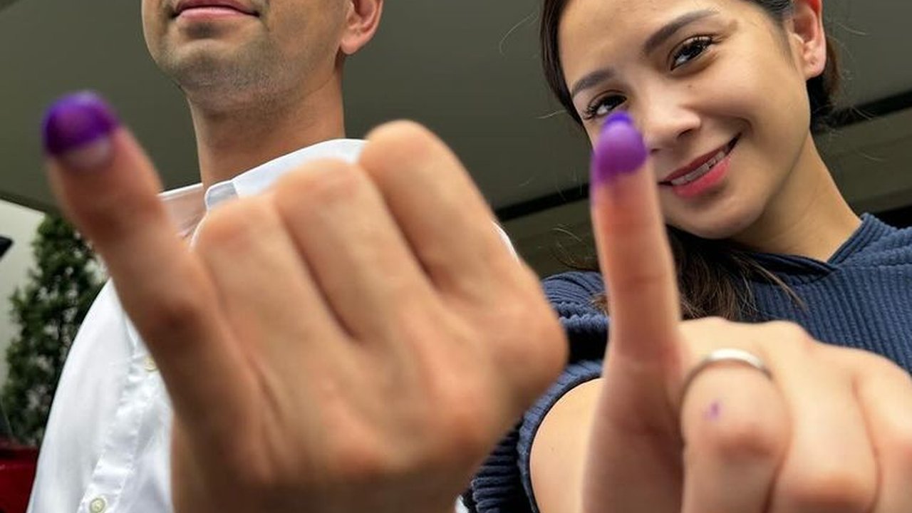 Sederet Artis Tunjukkan Jari Usai Nyoblos, Ada Raffi Nagita Hingga BCL dan Suaminya