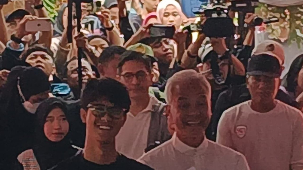 VIDEO: Capres Ganjar Pranowo Disambut Meriah saat Nyoblos di Semarang