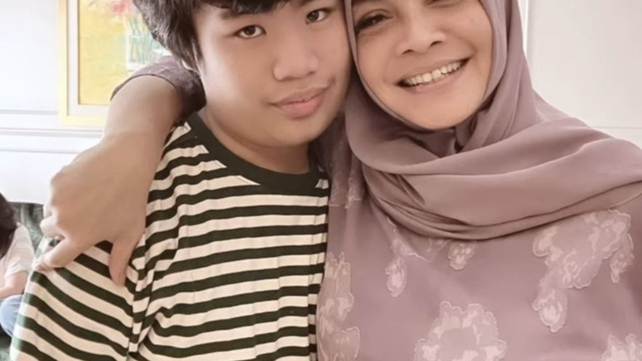 8 Foto Gavrel Anak Angkat Rieta Amalia Ulang Tahun Yang ke-16