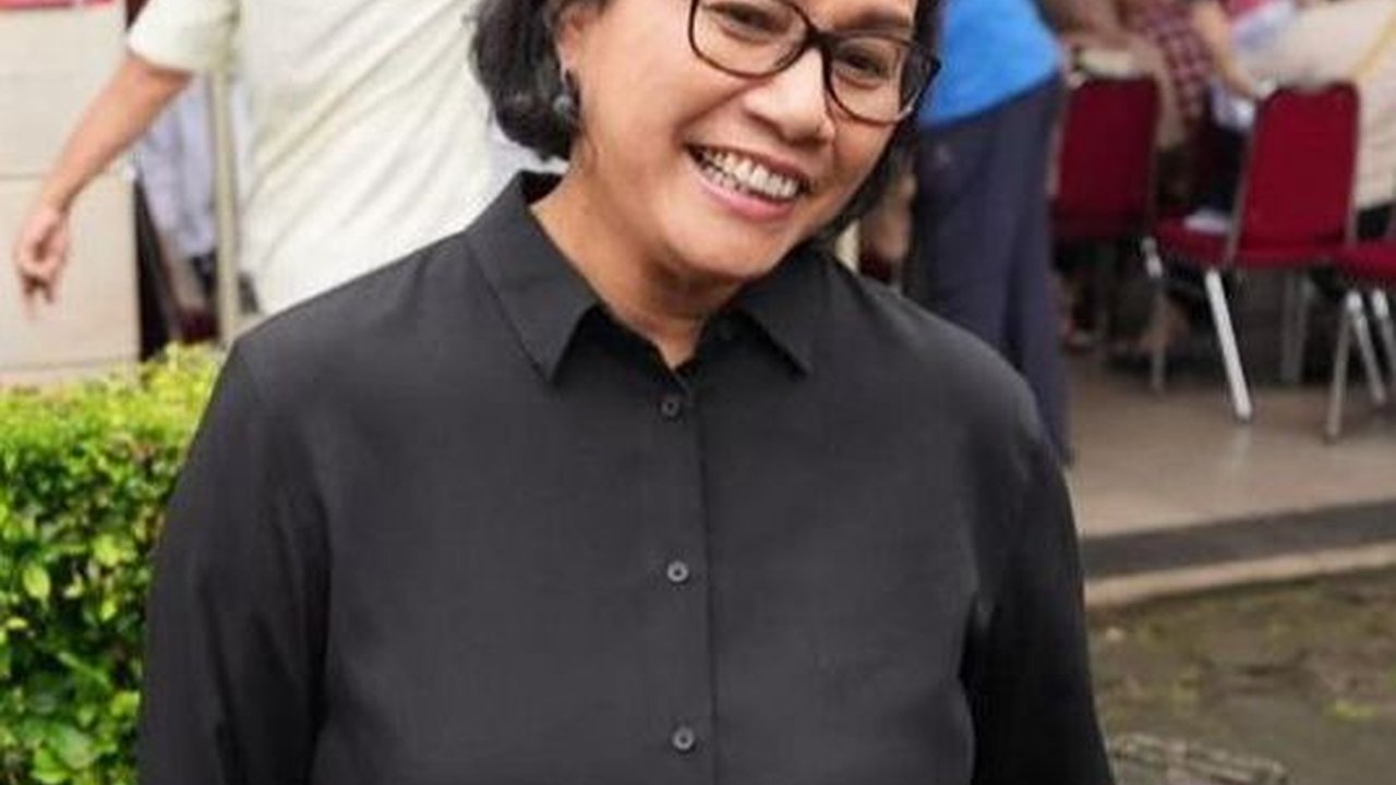 Menteri 'Ujung Tombak' Jokowi Kompak Kenakan Busana Hitam saat Nyoblos, Ada Apa?