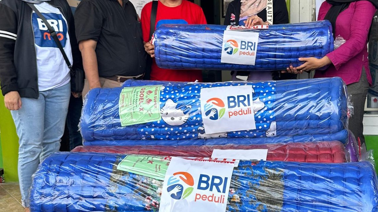 Banjir Demak, BRI Peduli Salurkan Makanan Saji Tiap Hari