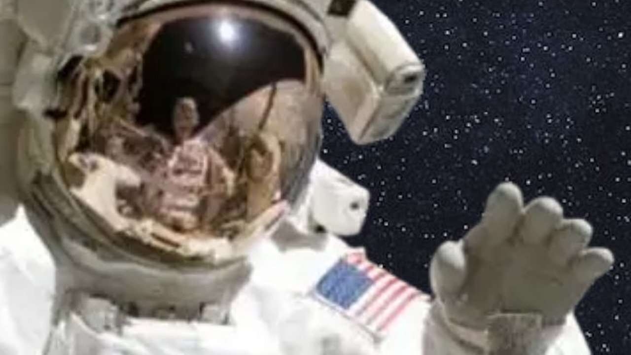 Apakah Astronot Boleh Bawa HP ke Luar Angkasa? Ini Jawaban NASA