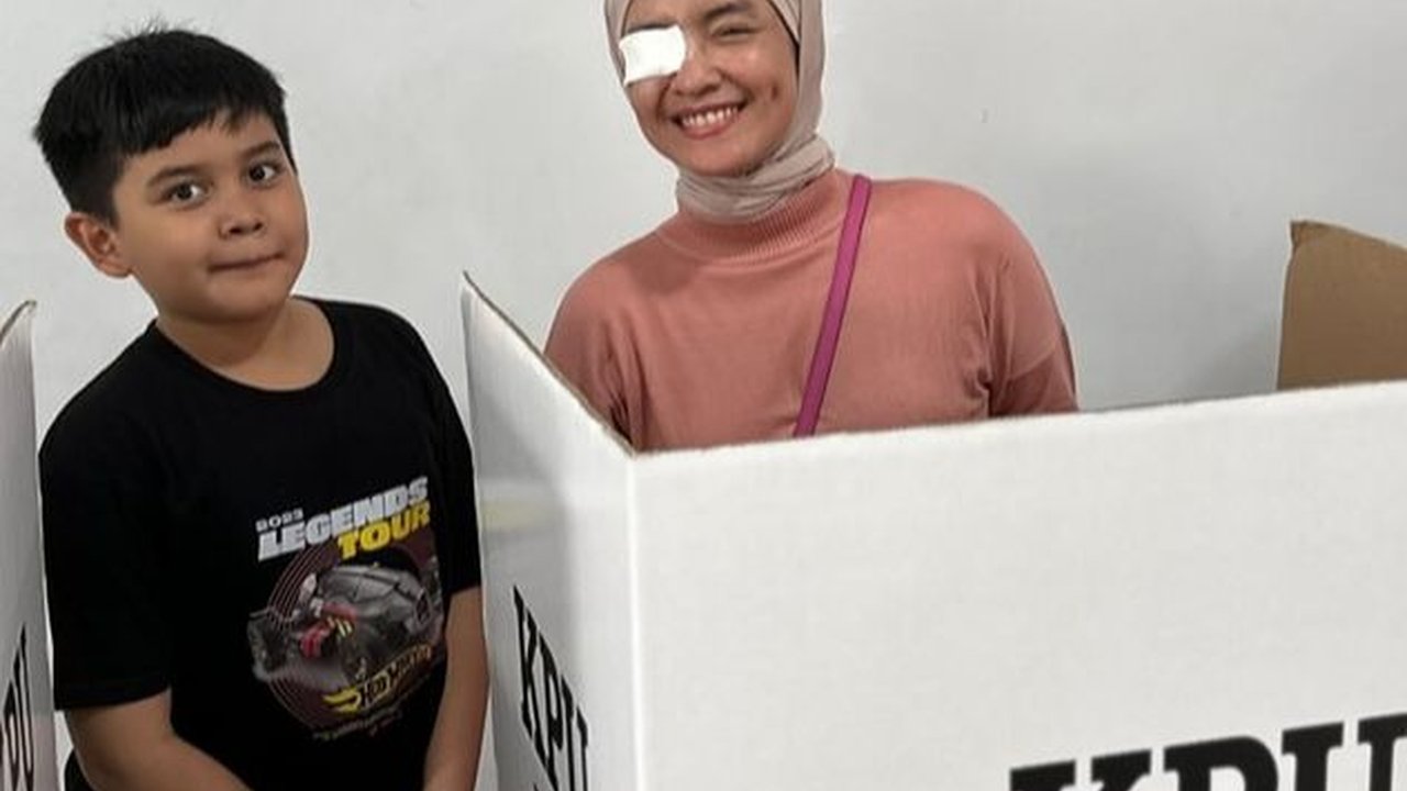 Potret Sederet Artis saat Nyoblos Pemilu 2024, Ada Cut Tari Hingga Wulan Guritno yang Kecantikannya Jadi Sorotan