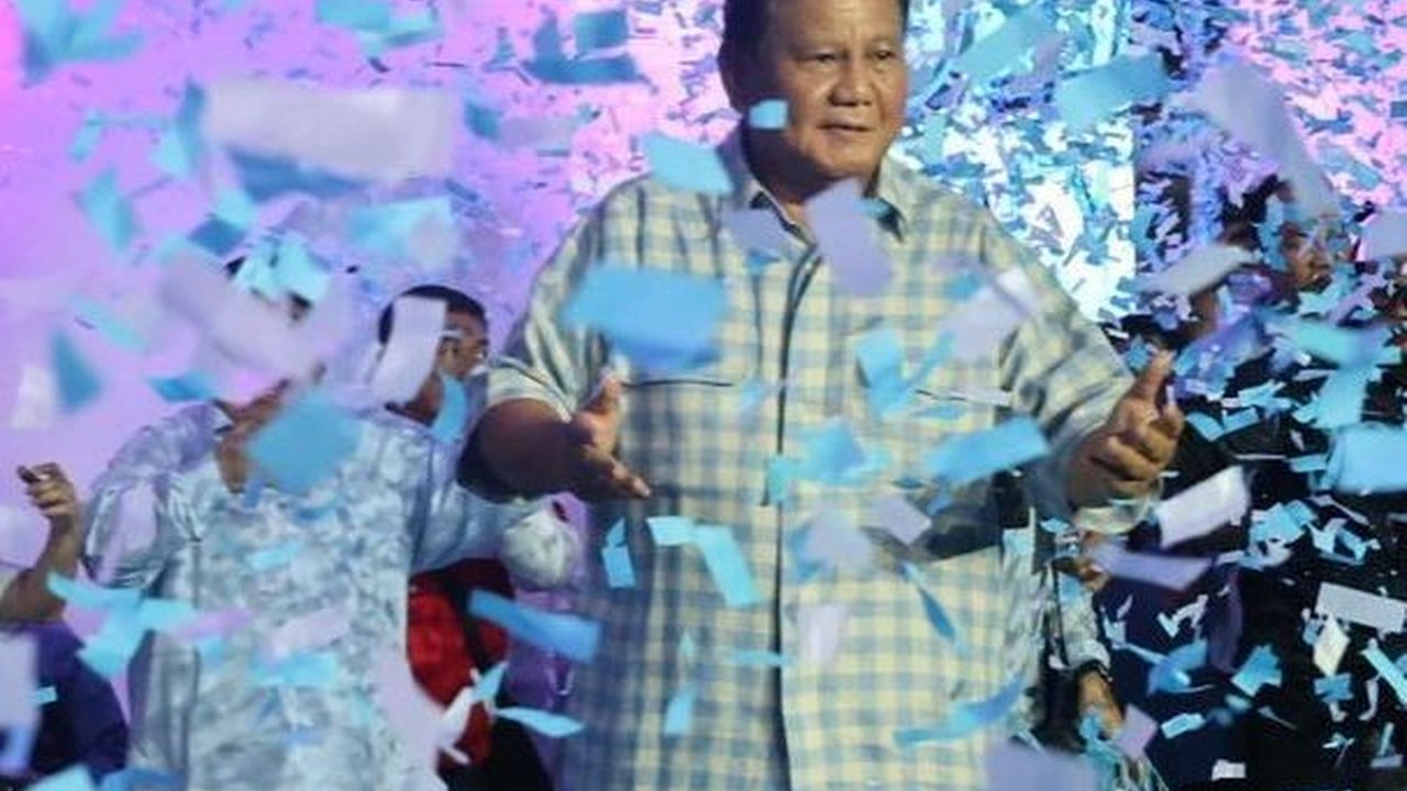 Pidato Kemenangan, Prabowo Sebut Lumayan Kenal dengan Presiden Ke-2 RI, Satu Istora Senayan Tertawa 'Kalian Gak Percaya'