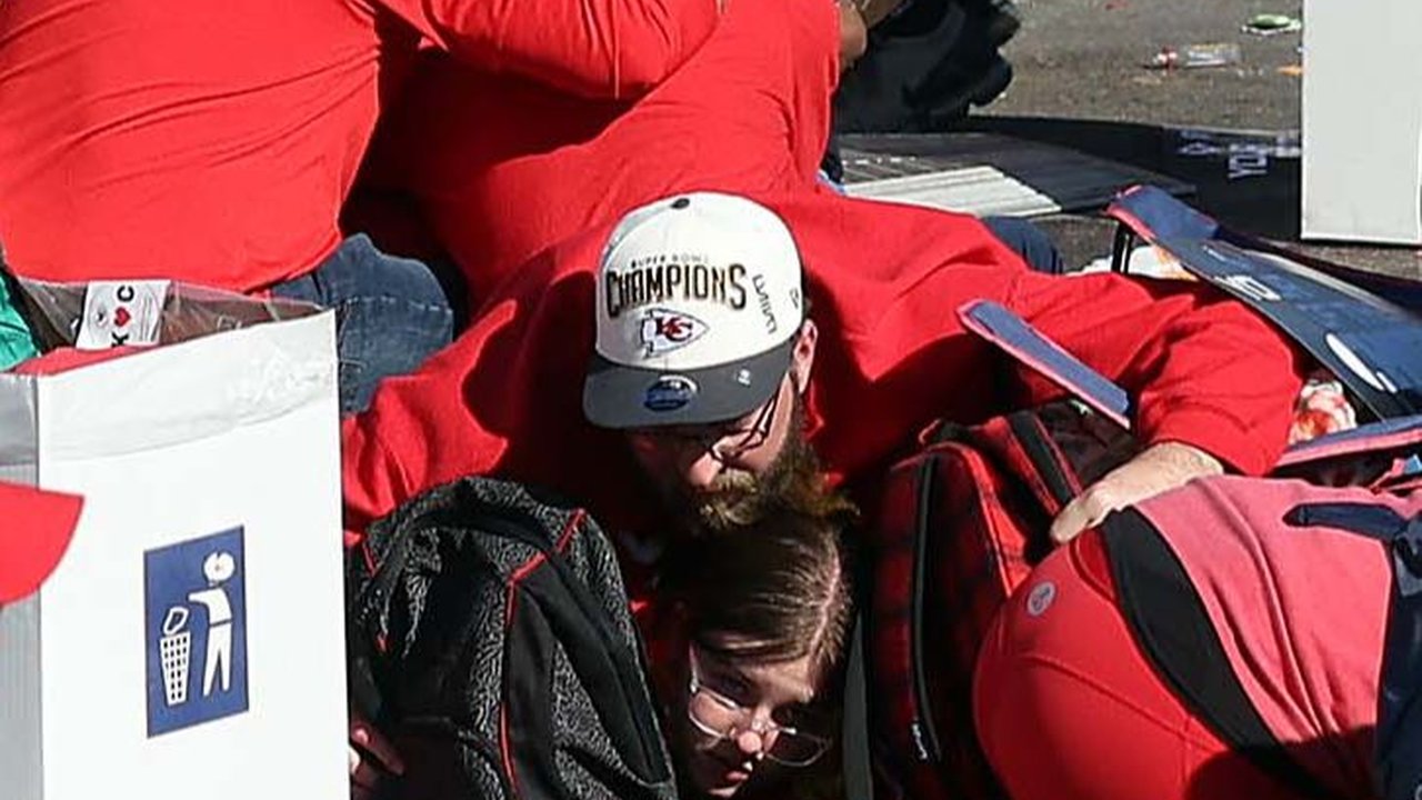 FOTO: Pendukung Kocar-kacir, Begini Mencekamnya Penembakan Saat Pesta Kemenangan Super Bowl di Kansas City