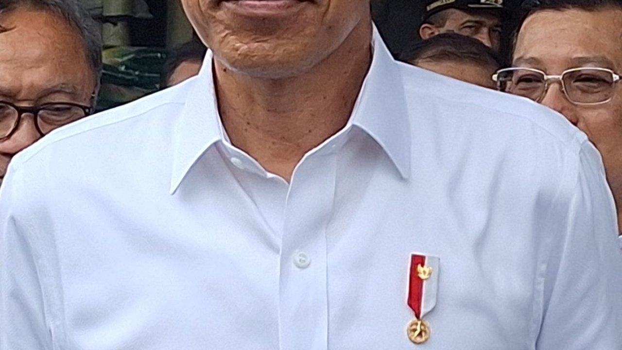 Cek Beras di Pasar Induk Cipinang, Jokowi Klaim Stok Melimpah