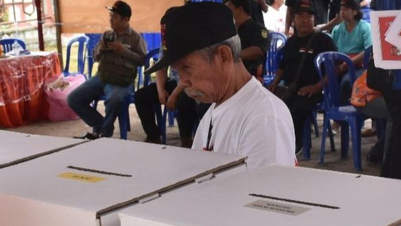Kelelahan Selesai sampai Dini hari, 5 Petugas KPPS di Tangsel Dibawa ke Rumah Sakit