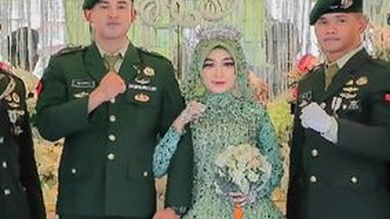 Gelar Tradisi Sangkur Pora, Momen Pernikahan Prajurit TNI dengan Bidan Cantik Bikin Iri, Netizen 'Enggak Kebayang Anaknya Cakep'