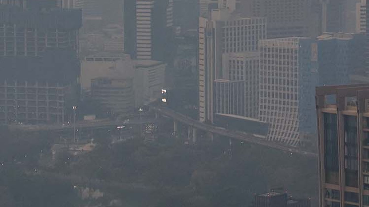 FOTO: Penampakan Asap Tebal Polusi Udara Kepung Bangkok, Warga Diminta WFH