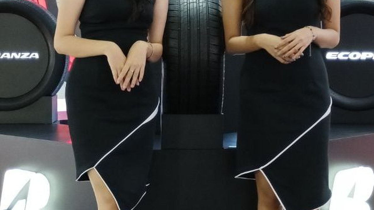 Mencengangkan, Ternyata Segini Bayaran Tukang Lap Mobil Mewah di IIMS 2024