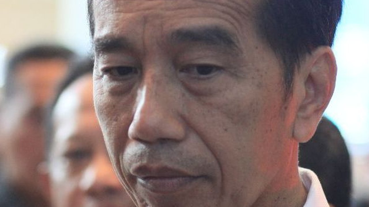 VIDEO: Momen Jokowi Tegas Respons Kekhawatiran Kelangkaan Beras, Sampai Batuk Batuk