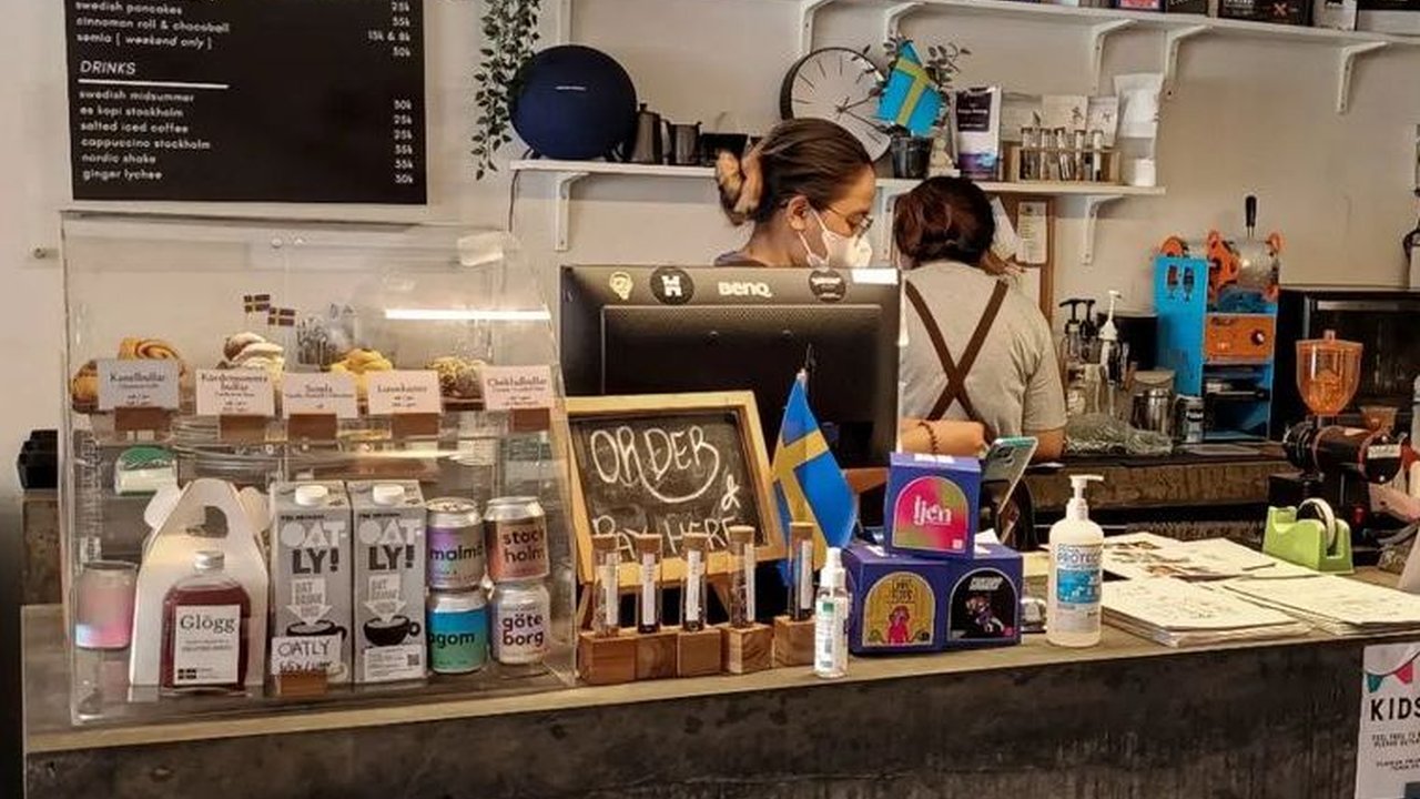 Mengunjungi Kafe Bernuansa Swedia di Bogor, Ada Menu Bakso dengan Selai Berry Asli Eropa