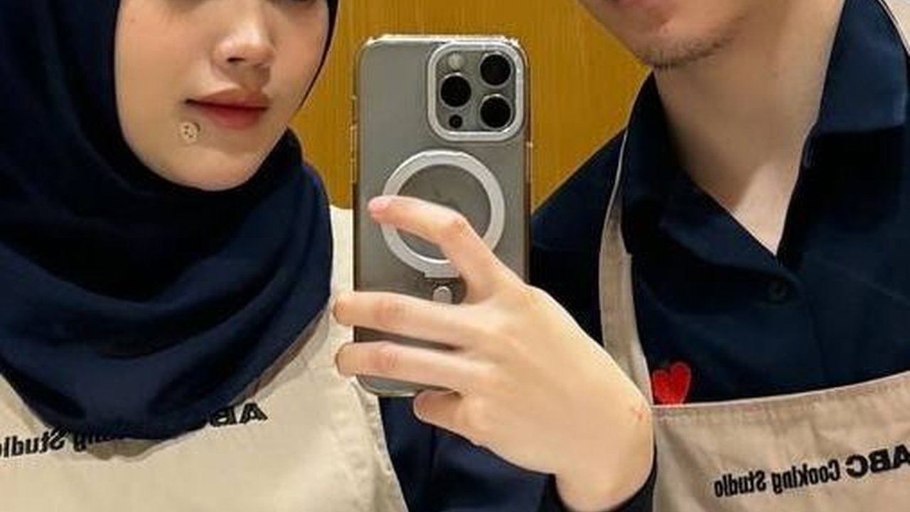 Potret Kemesraan Putri Delina dan Jeffry Reksa yang Semakin Erat Selama Empat Tahun Hubungan, Meskipun Pernah Diduga Putus