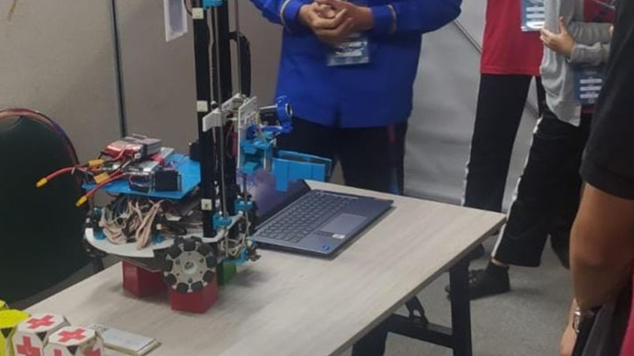 Siswa SMK 2 Palembang Ini Bikin Bangga Sumsel, Bawa Pulang Piala Kejuaraan Robotic Dunia