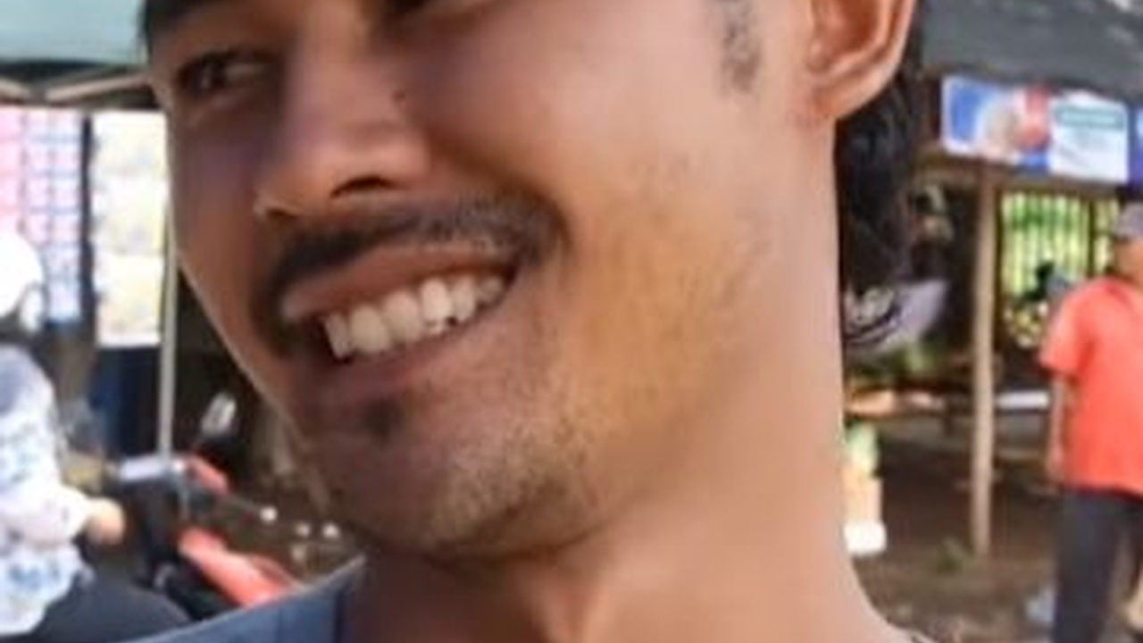 Kisah Inspiratif Pemuda Penjual Bakso Goreng Kaki Lima, Sukses Dapat Omzet hingga Rp8 Juta Per Hari