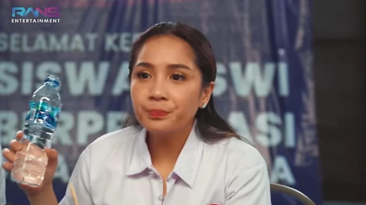 Pesona Nagita Slavina Berseragam SMA di Hari Ulangtahunnya, Cantik Banget & Masih Terlihat Seperti Gadis