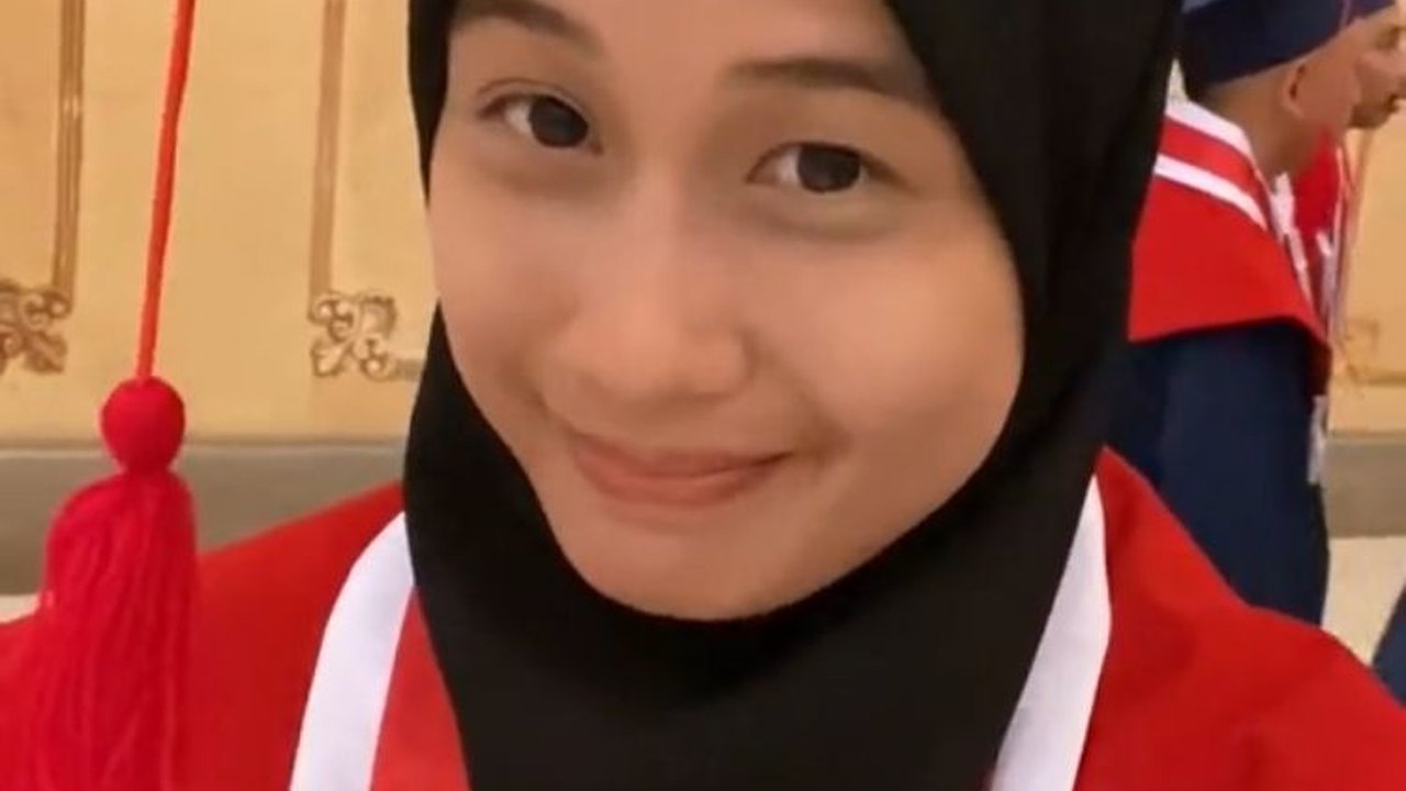 Viral Curhatan Mahasiswi Wisuda Tanpa Kehadiran Orang Tua, Kisahnya Bikin Haru