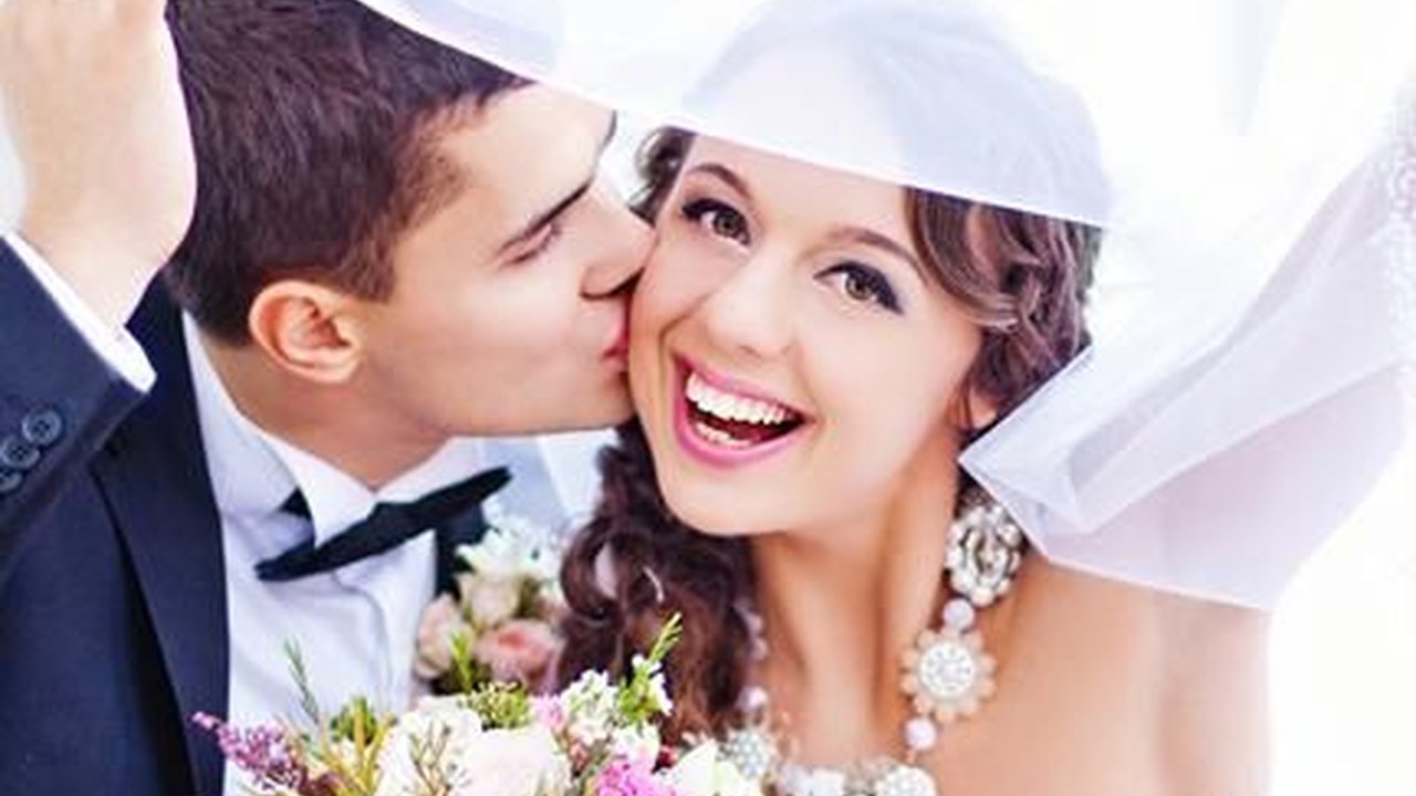 40 ⁠Pantun Pengantin Lucu yang Mengandung Makna dan Doa Mendalam