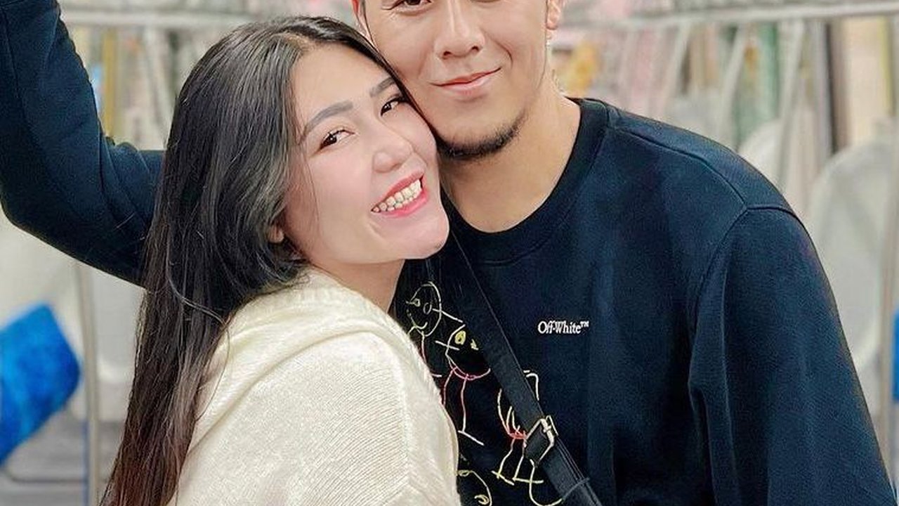 Momen Sederhana Acara 4 Bulanan Kehamilan Via Vallen, Aura Bumil Cantik Banget