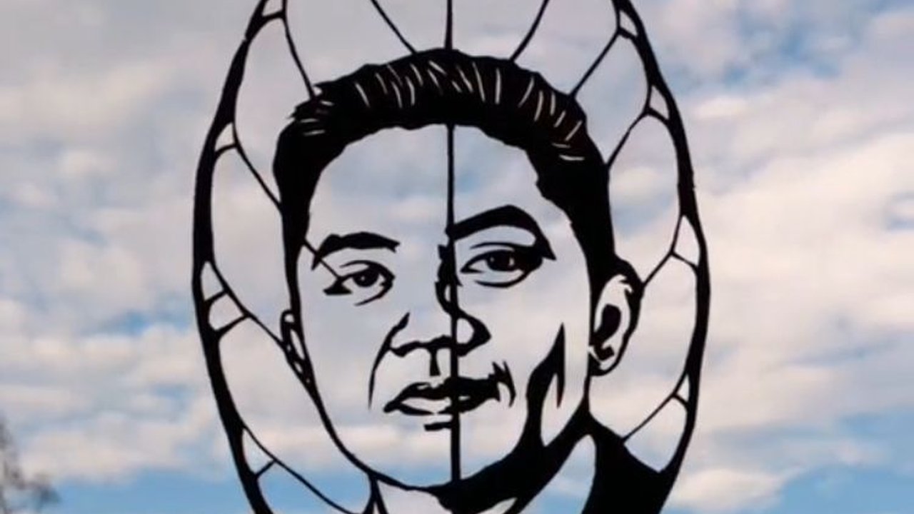 Pria Ini Viral Bikin Lukisan dari Daun Kering, Hasil Tangannya Menakjubkan Curi Perhatian