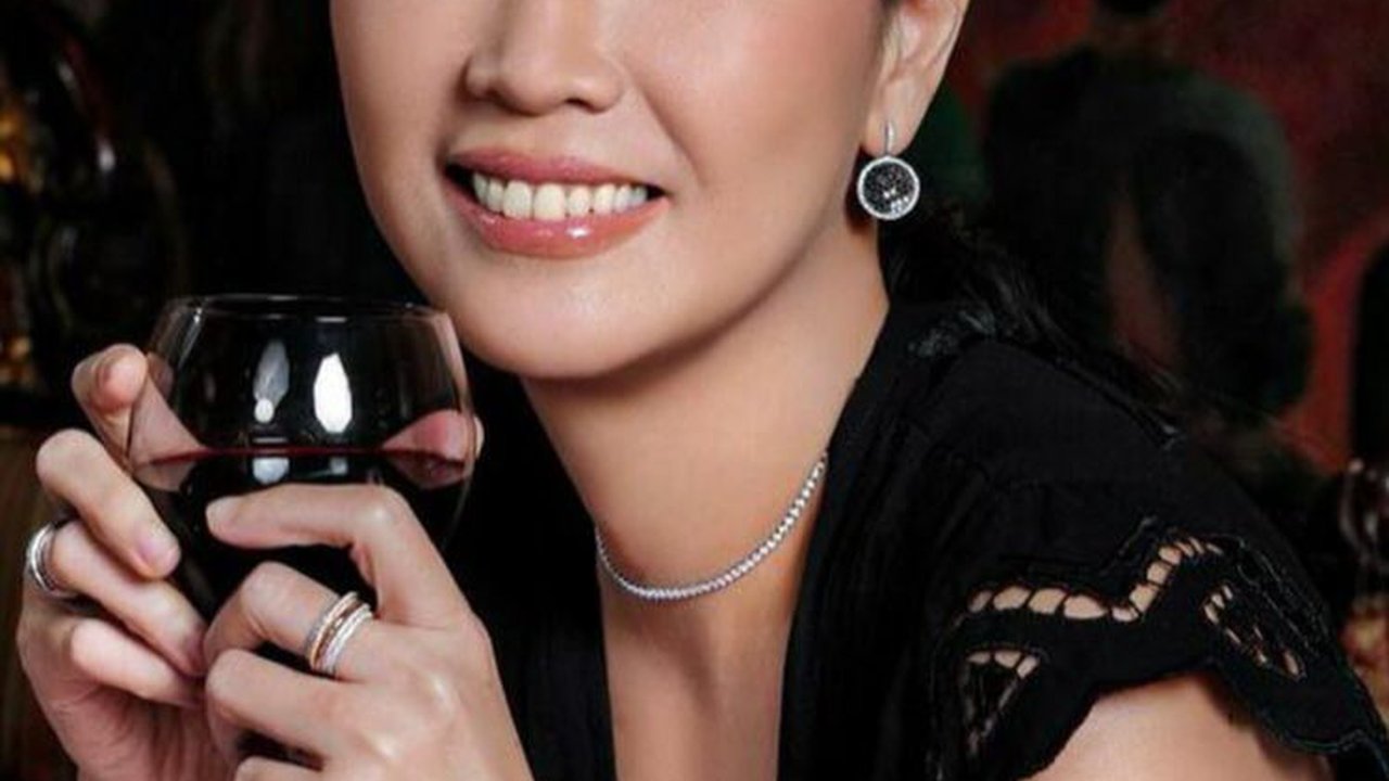 Makin Berumur Makin Cantik, Potret Veronica Tan Seperti Kakak Adik Foto Bareng Putrinya Curi Perhatian