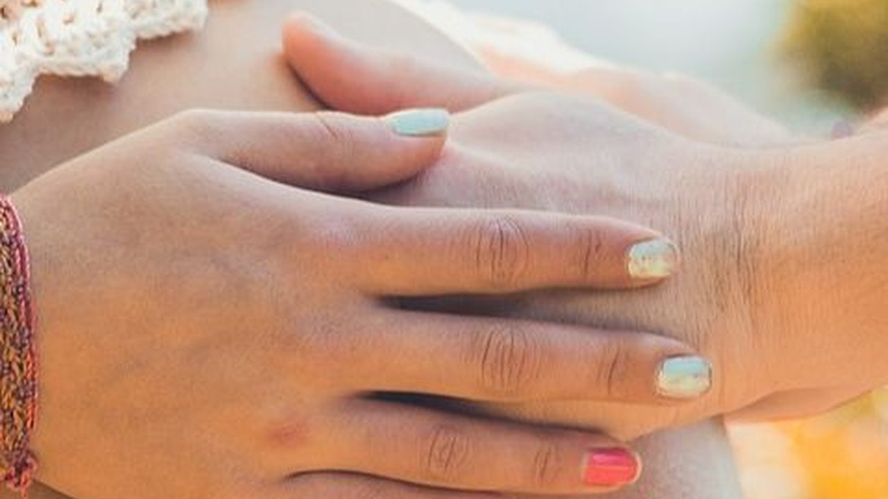 Mitos Ciri-Ciri Hamil Anak Perempuan, Bentuk Perut Besarar ke Atas hingga Mood Swing