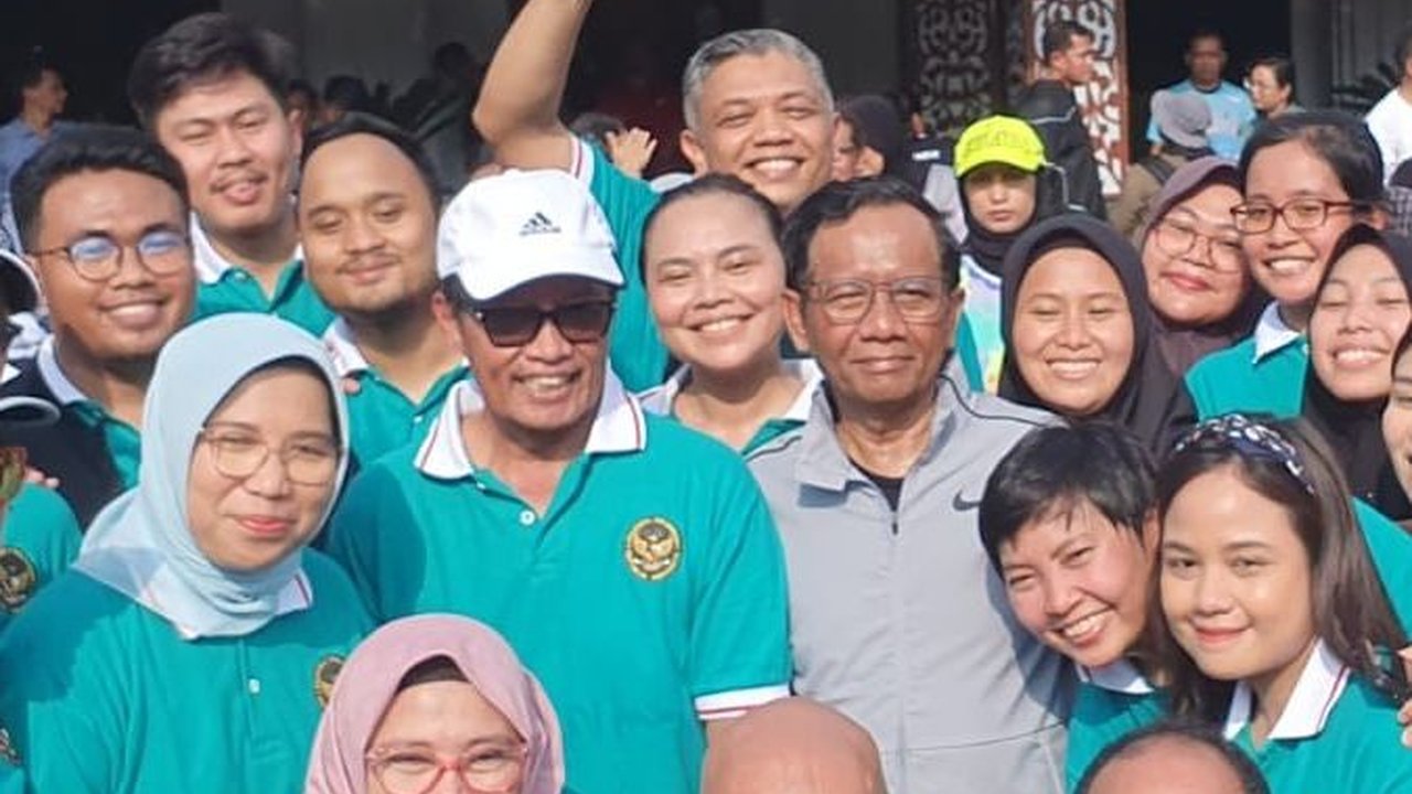 Mahfud MD Beres-Beres & Pamit ke Pegawai Kemenkopolhukam, Ungkap Ada Ruang Kedap Suara